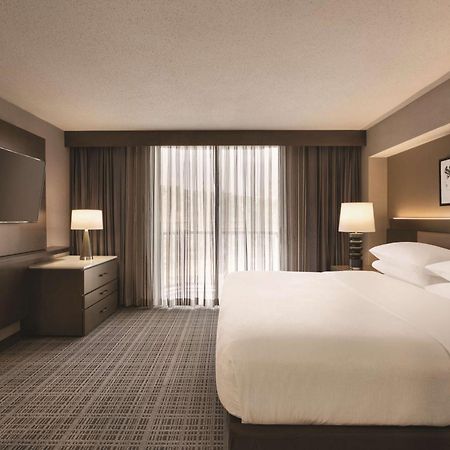 Embassy Suites By Hilton Richmond Dumbarton Bagian luar foto