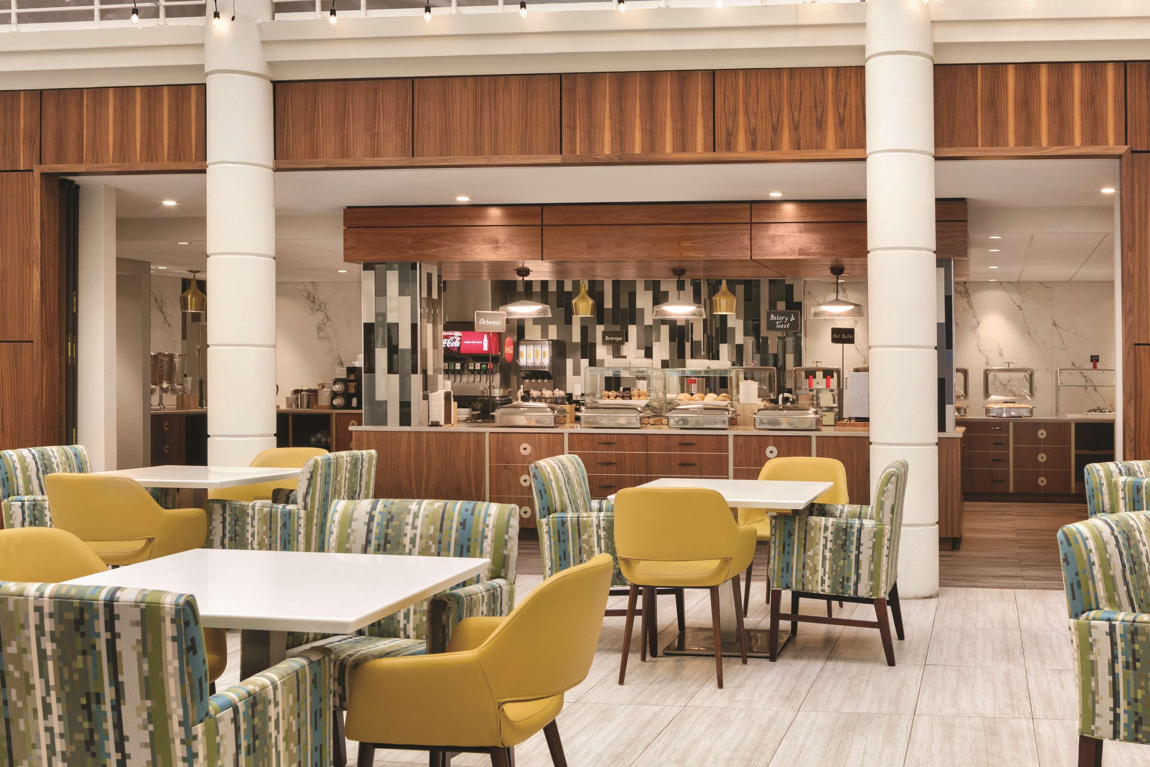Embassy Suites By Hilton Richmond Dumbarton Bagian luar foto