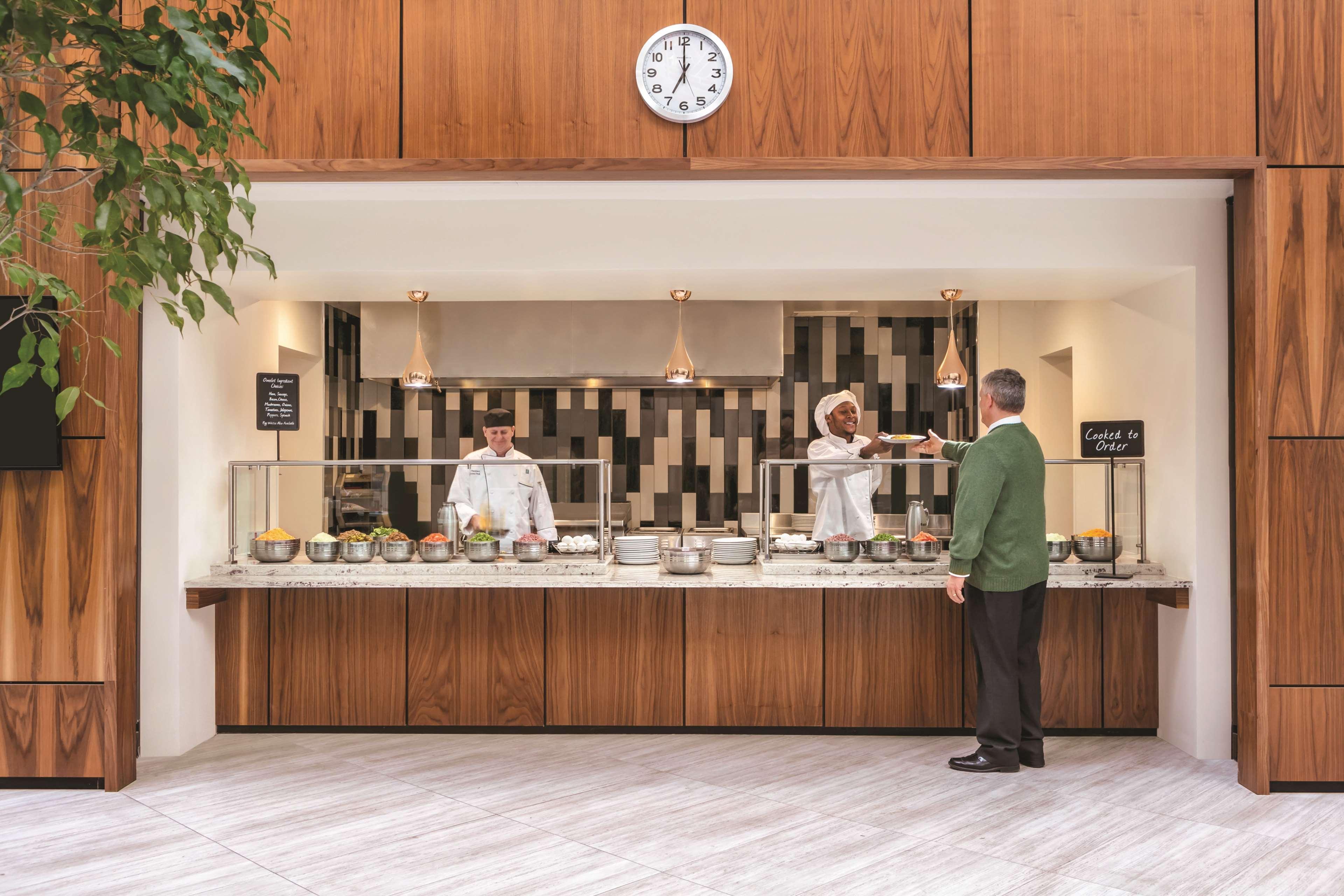 Embassy Suites By Hilton Richmond Dumbarton Bagian luar foto