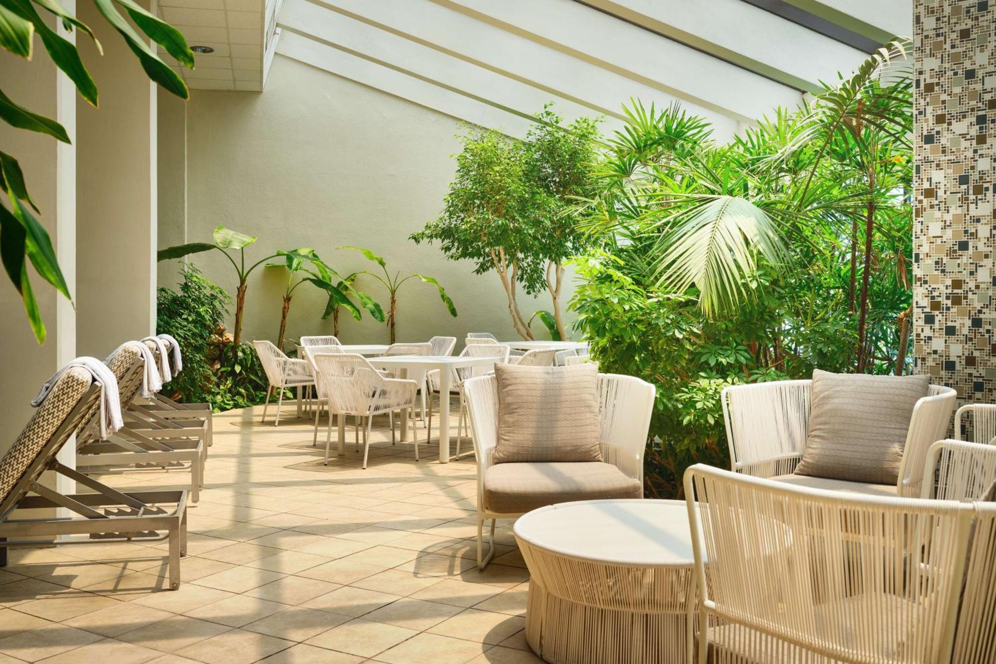 Embassy Suites By Hilton Richmond Dumbarton Bagian luar foto