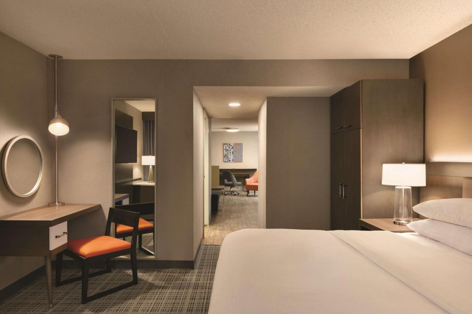 Embassy Suites By Hilton Richmond Dumbarton Bagian luar foto