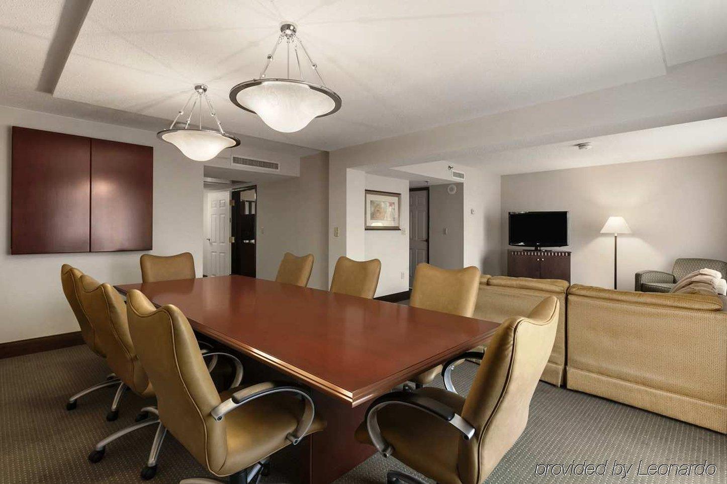 Embassy Suites By Hilton Richmond Dumbarton Bagian luar foto