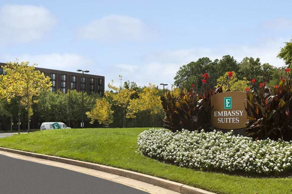 Embassy Suites By Hilton Richmond Dumbarton Bagian luar foto