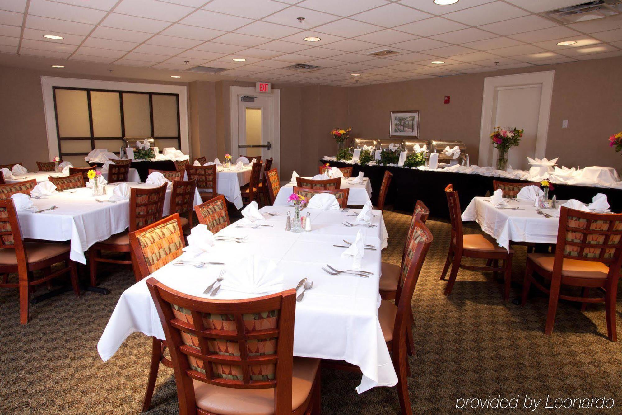Embassy Suites By Hilton Richmond Dumbarton Bagian luar foto