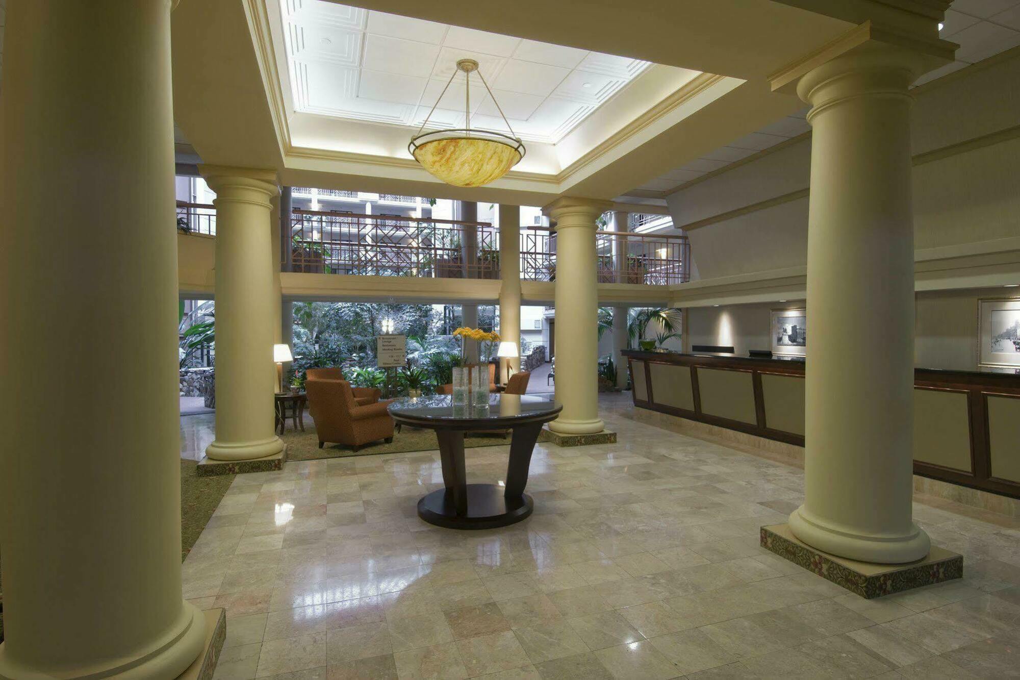 Embassy Suites By Hilton Richmond Dumbarton Bagian luar foto
